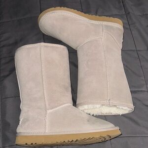 UGG Light Beige Winter Boots